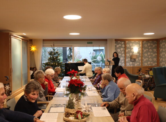Gemeinsame Weihnachtsfreude mit der Tagespflege am Tübinger Bogen